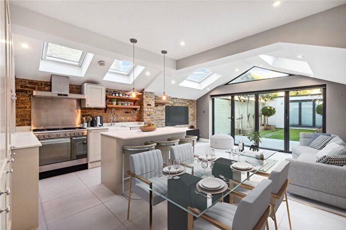 2 Bedroom Flat To Rent In Tranmere Road, London, SW18