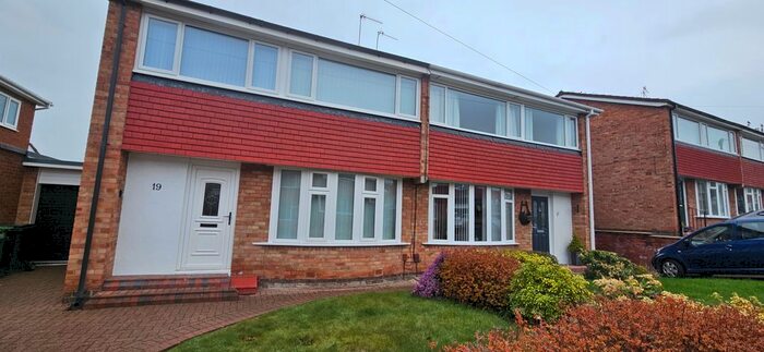 3 Bedroom Semi-Detached House To Rent In Meadow Close, Ryton, NE40