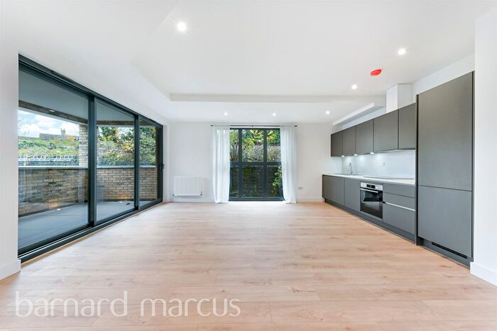 2 Bedroom Flat For Sale In Acacia Road, Norbury, London, SW16