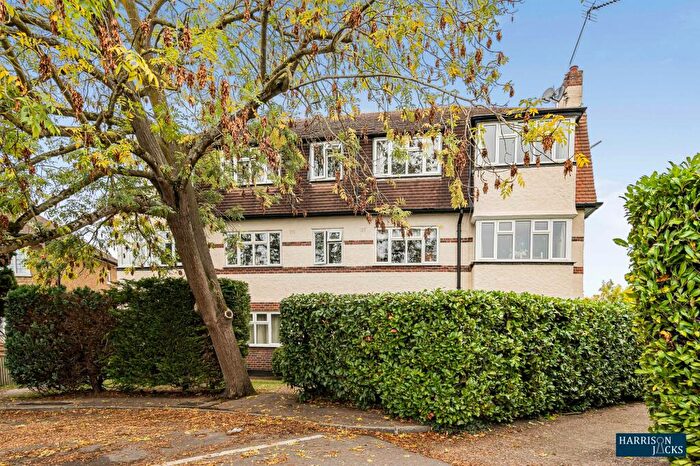 2 Bedroom Flat For Sale In Lancaster Close, Kingston Upon Thames, KT2