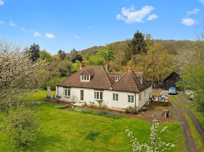 3 Bedroom Detached House For Sale In Great Buckland, Luddesdown, Gravesend, DA13