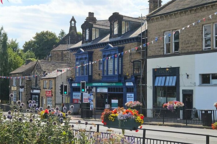 2 Bedroom Flat To Rent In Browgate, Baildon, Shipley, West Yorkshire, BD17
