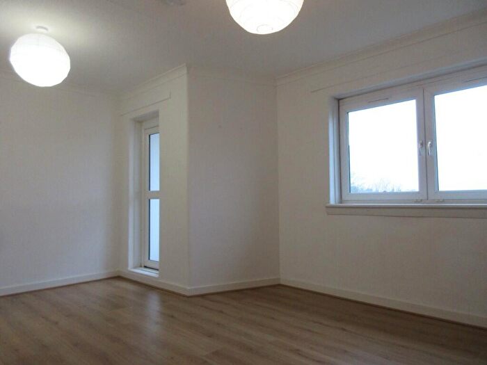 2 Bedroom Apartment To Rent In Arnprior Road, Glasgow, G45