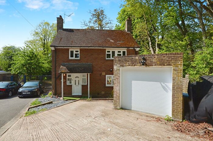 3 Bedroom Detached House For Sale In Hempstead Road, Watford, WD17