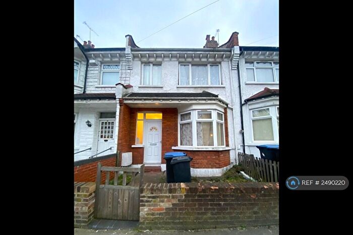 2 Bedroom Terraced House To Rent In Princes Avenue, London, N13