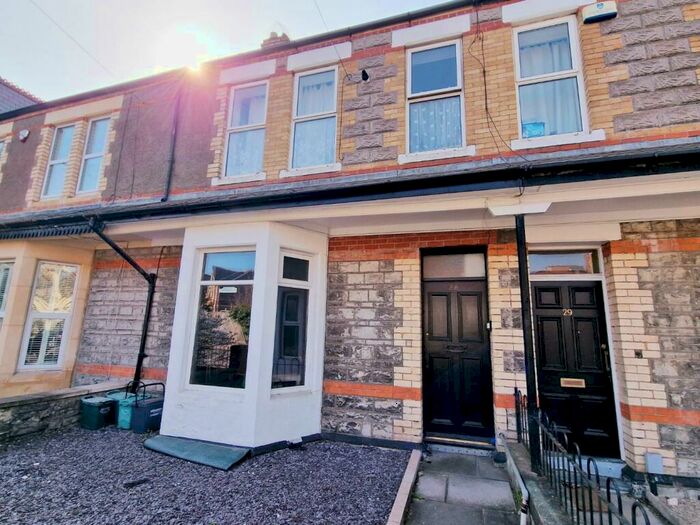Studio To Rent In Hickman Road, Penarth, CF64
