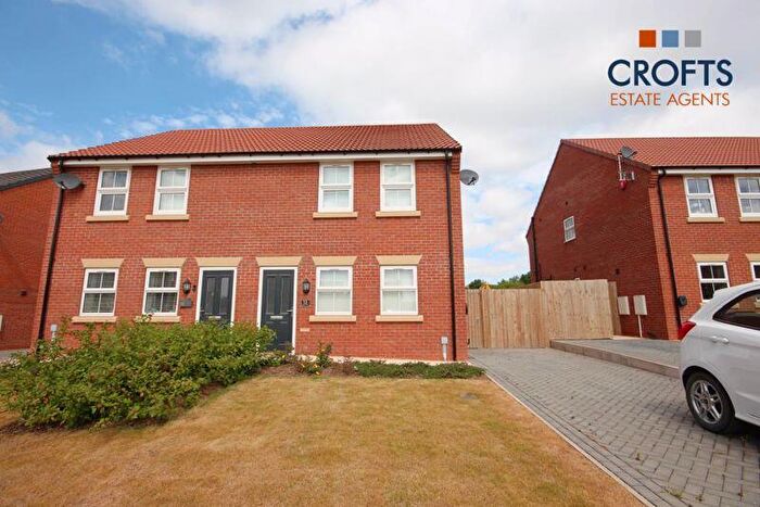 3 Bedroom Semi-Detached House To Rent In Allerton Way, Immingham, DN40
