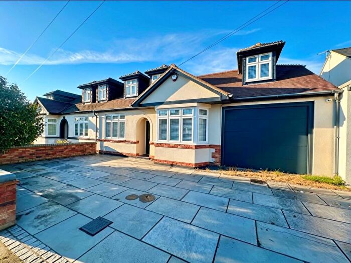 5 Bedroom Semi-Detached House For Sale In Margaret Drive, Hornchurch, RM11