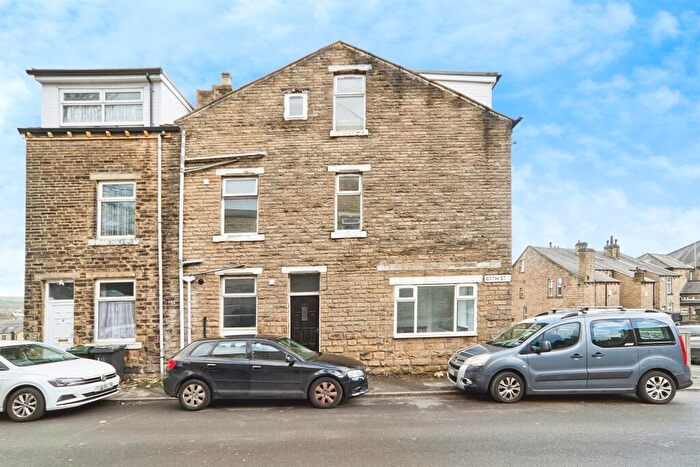 4 Bedroom End Of Terrace House For Sale In Highfield Lane, Keighley, BD21