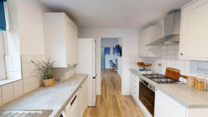 4 Bedroom Flat To Rent In Second Avenue, NE6