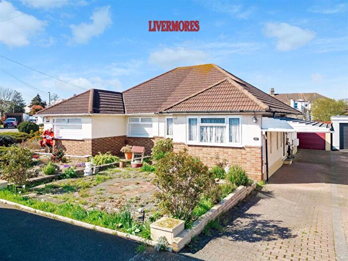 2 Bedroom Semi-Detached Bungalow For Sale In Sundridge Close, Dartford, DA1