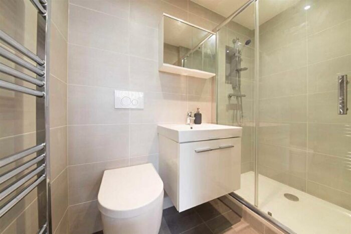 Apartment To Rent In The Luminaire Apartments, Kilburn High Road, Kilburn, NW6