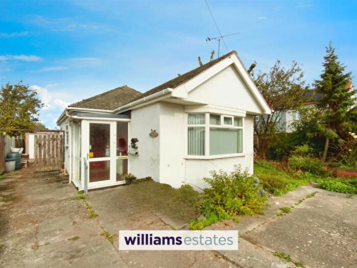 2 Bedroom Bungalow For Sale In Leonard Avenue, Rhyl, LL18