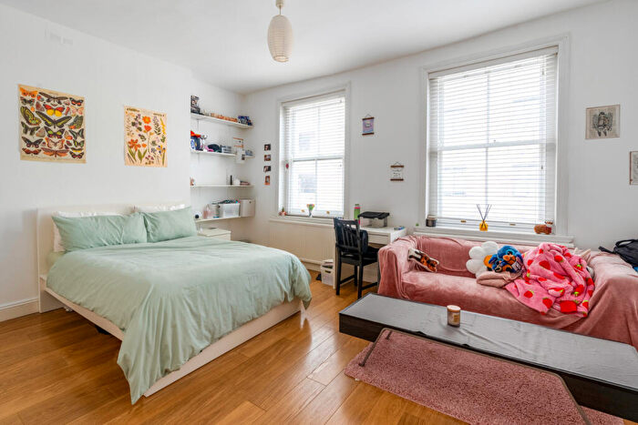 3 Bedroom Maisonette To Rent In Camden Park Road, London, NW1