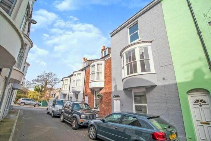 4 Bedroom Property To Rent In Rodwell Street, Weymouth, DT4