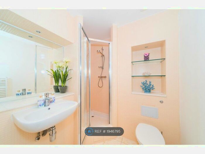 2 Bedroom Flat To Rent In City Walk, London, SE1