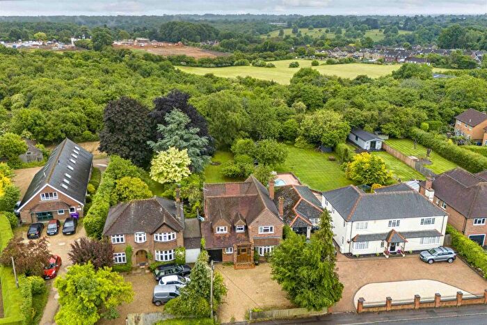 4 Bedroom Detached House For Sale In Wycombe Road, Holmer Green, HP15