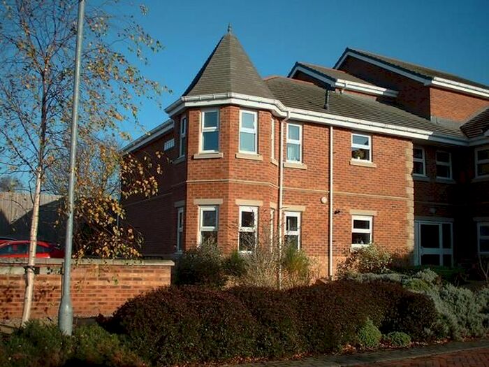 2 Bedroom Flat To Rent In Barrowby View, Garforth, Leeds, LS25