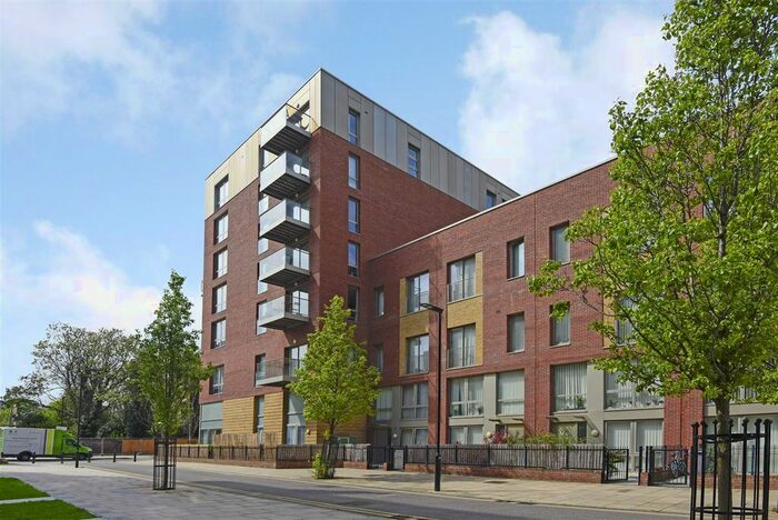 1 Bedroom Flat To Rent In Coster Avenue, Woodberry Down, N4