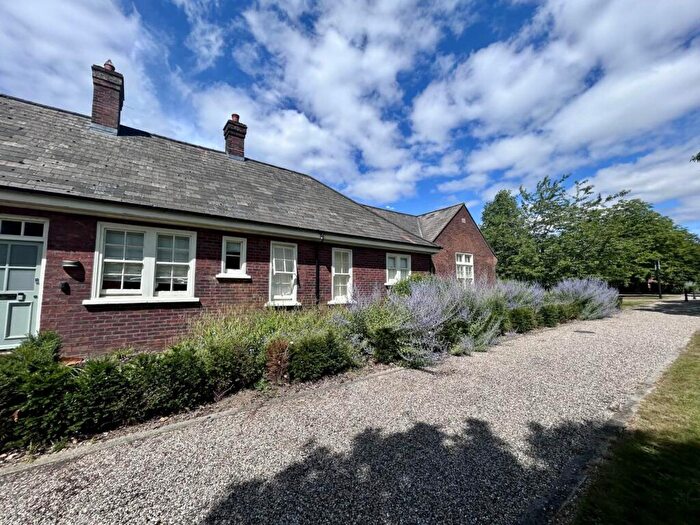 2 Bedroom Bungalow To Rent In The Parade, Caversfield, OX27
