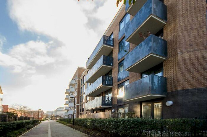 2 Bedroom Flat To Rent In Albatross Way, Canada Water, London, SE16