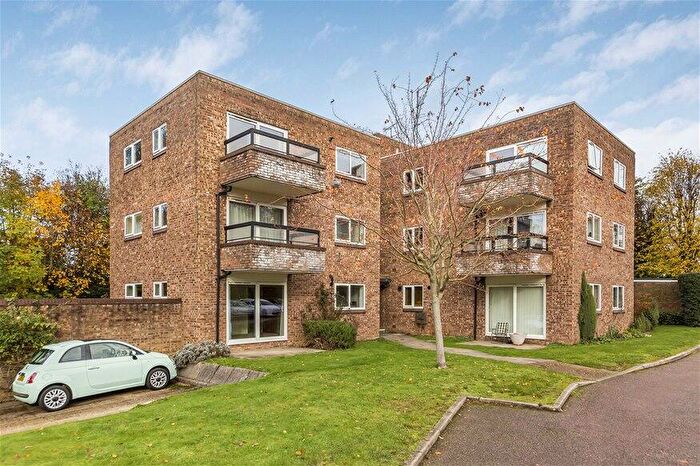 2 Bedroom Flat To Rent In Milton Road, Harpenden, AL5