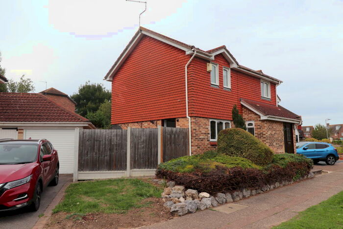 3 Bedroom Detached House To Rent In Beeleigh Link, Chelmer Village, Chelmsford, CM2