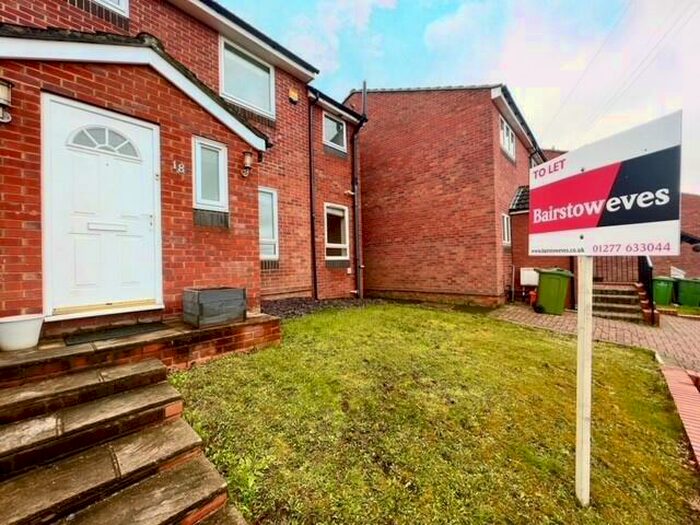 3 Bedroom Terraced House To Rent In Queens Park, Billericay, CM12