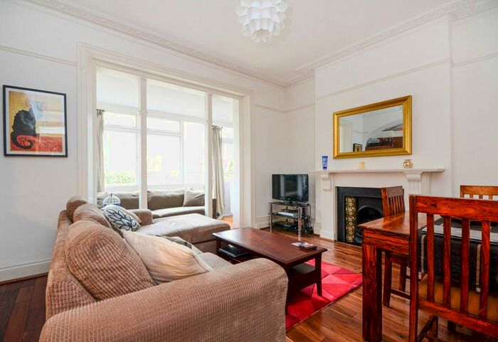 1 Bedroom Flat To Rent In Lisgar Terrace, West Kensington, London, W14