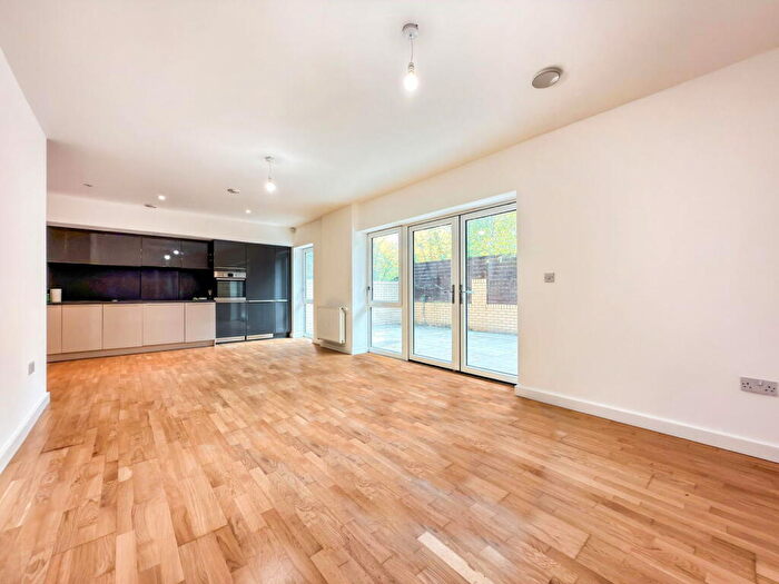 2 Bedroom Flat For Sale In Lakeside Drive, Park Royal, NW10