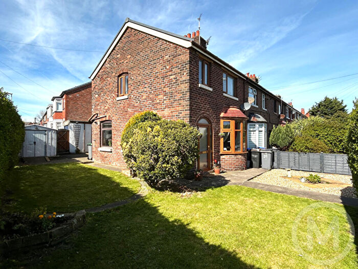 3 Bedroom End Of Terrace House For Sale In Foxdale Avenue, Layton, FY3