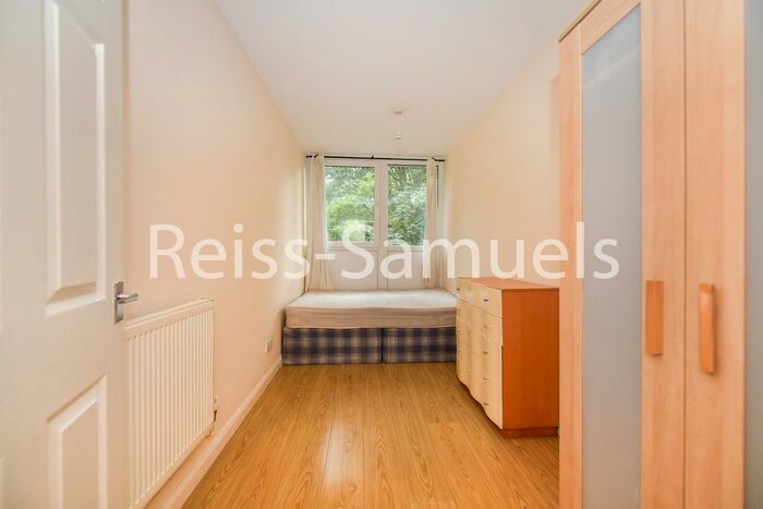 4 Bedroom Maisonette To Rent In Osmington House, Dorset Road, London, SW8