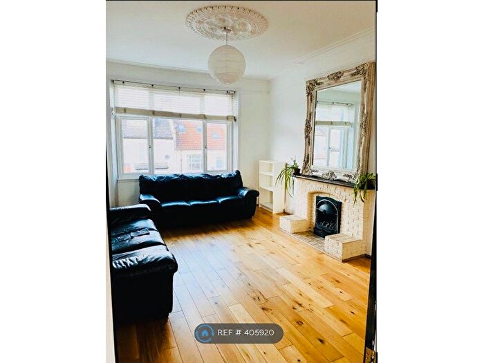 3 Bedroom Maisonette To Rent In Cavendish Road, London, N4