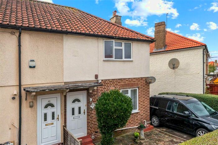 2 Bedroom End Of Terrace House To Rent In Warburton Road, Twickenham, TW2