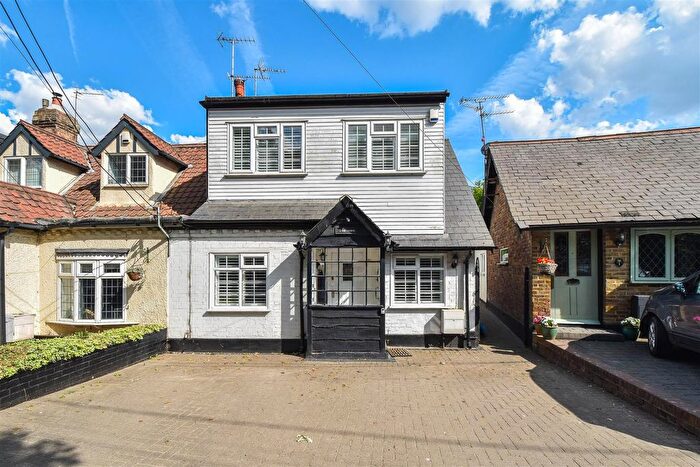3 Bedroom End Of Terrace House For Sale In Ongar Road, Kelvedon Hatch, Brentwood, CM15