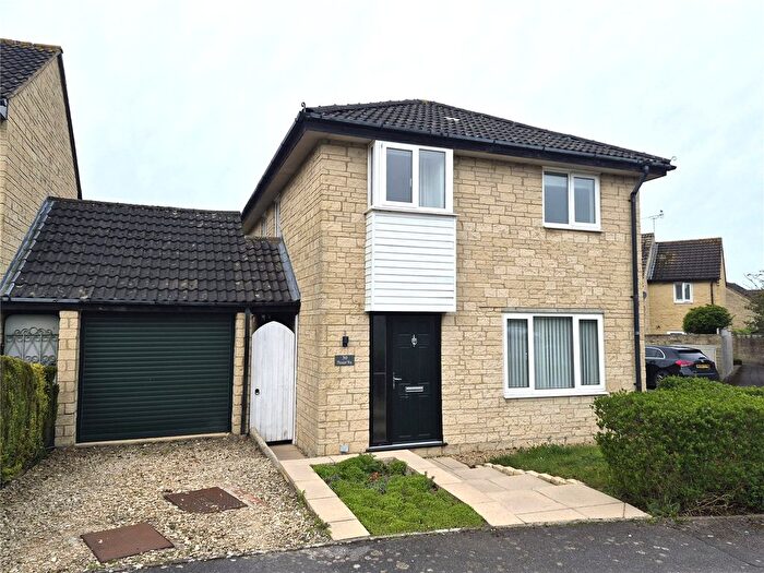 4 Bedroom Detached House To Rent In Pheasant Way, Cirencester, Gloucestershire, GL7