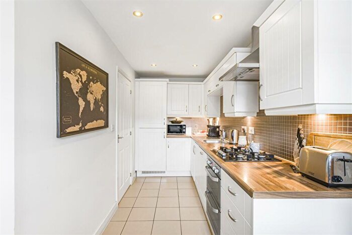 3 Bedroom Terraced House For Sale In London Road, Welwyn, AL6