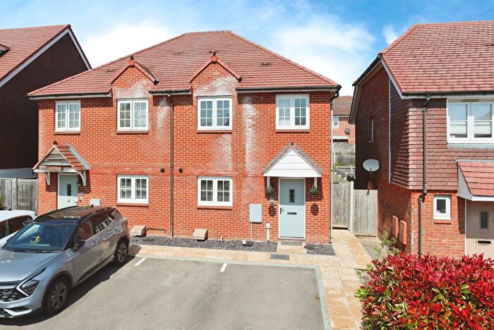 3 Bedroom Semi-Detached House For Sale In Baker Lane, Tonbridge, Kent, TN11