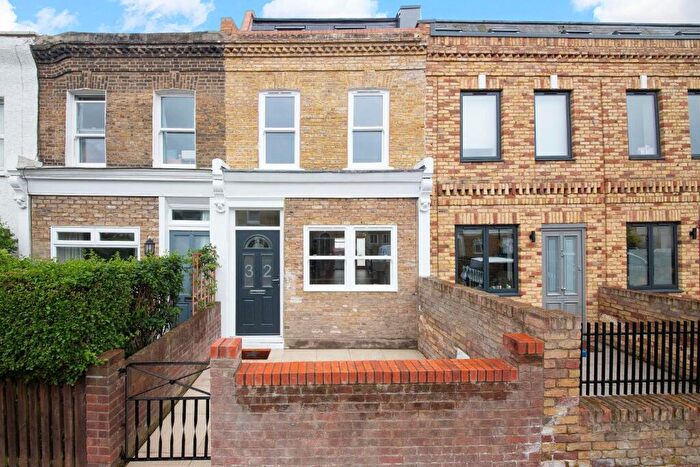 4 Bedroom Terraced House For Sale In Upland Road, London, SE22