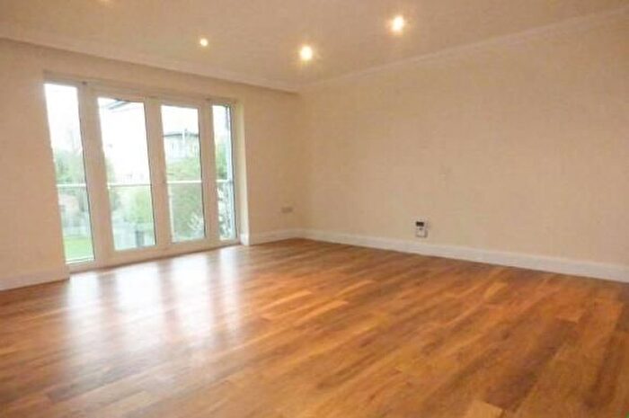 2 Bedroom Property To Rent In Observer Drive, Watford, WD18