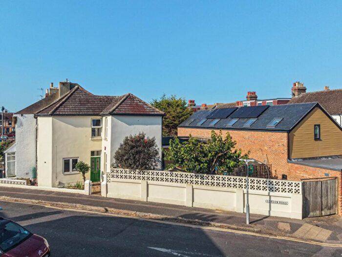 4 Bedroom End Of Terrace House For Sale In Gordon Road, Portslade, BN41