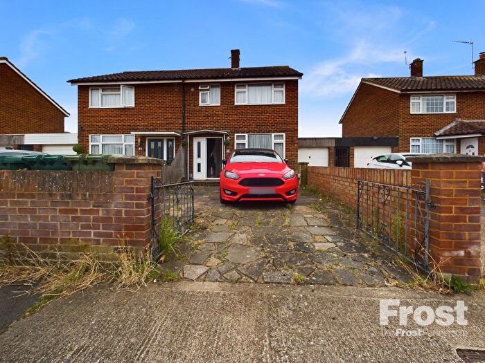 2 Bedroom Semi-detached House For Sale In Hengrove Crescent, Ashford, Surrey, TW15