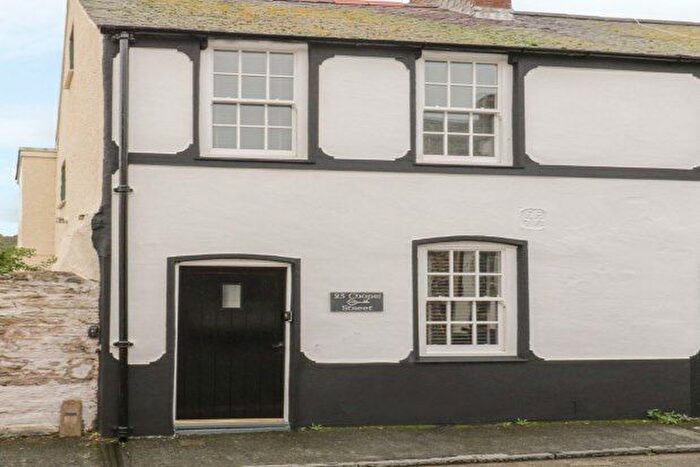 3 Bedroom End Of Terrace House To Rent In Chapel Street, Aberconwy, LL32