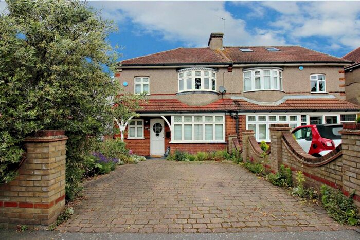 3 Bedroom Semi-Detached House To Rent In Woolwich Road, London, SE2