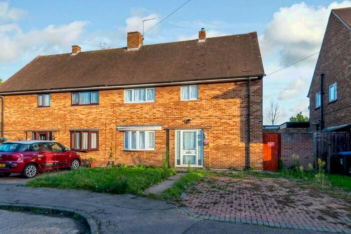 4 Bedroom Semi-Detached House To Rent In Brookfields, Enfield, EN3