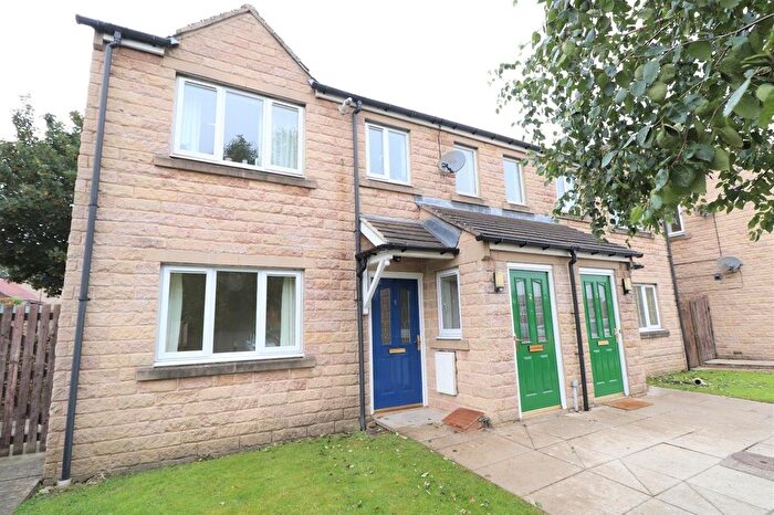 2 Bedroom Flat To Rent In Clifton Mews, Pudsey, West Yorkshire, Uk, LS28