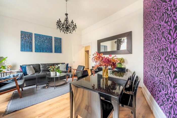 2 Bedroom Flat To Rent In Garrick Street, Covent Garden, London, WC2E