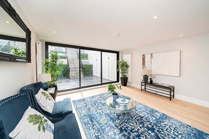 3 Bedroom Flat For Sale In Earlsfield Road, Earlsfield, London, SW18