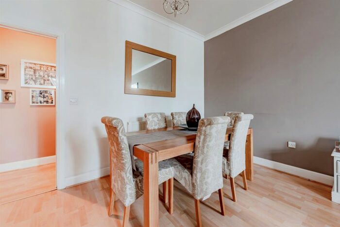1 Bedroom Flat For Sale In Lumley Road, Horley, RH6