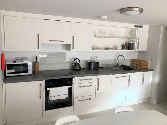 2 Bedroom Chalet To Rent In Millendreath, PL13